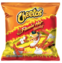 Cheetos Crunchy Flamin' Hot Cheese Flavored Snacks 25 грамм